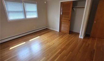 72 Blueberry Dr, East Greenwich, RI 02818