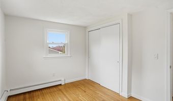 49 Roosevelt Dr, Bristol, RI 02809