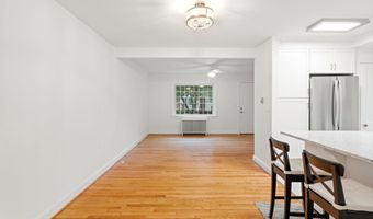 16 E LINDEN St, Alexandria, VA 22301