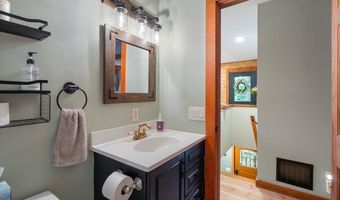 46 Log Cabin Dr, Cambridge, VT 05465
