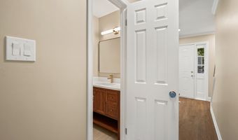7602 WESTLAKE Ter 19, Bethesda, MD 20817