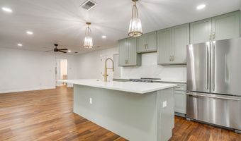 220 Rolling Hills Dr, Aledo, TX 76008