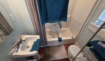 47 Granite St, Barre, VT 05641