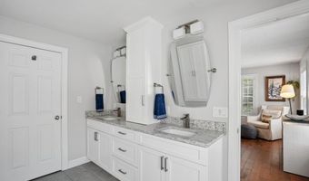5 Spring Hill Rd, Bedford, NH 03110