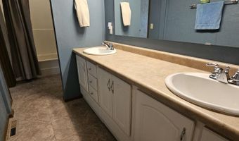 443 Rohr St, Arnolds Park, IA 51331