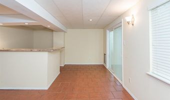 925 Westrun Dr, Ballwin, MO 63021