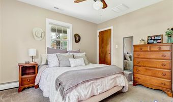 12352 Lees Ln, Ashland, VA 23005