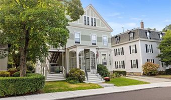 17 Everett St, Newport, RI 02840