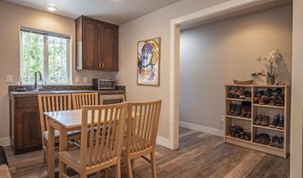 909 NW Delaware Ave, Bend, OR 97703