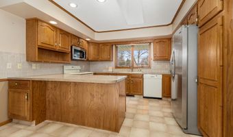 1402 N Arch St, Aberdeen, SD 57401