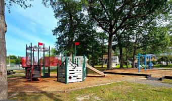 97 PHEASANT Dr, Bayville, NJ 08721