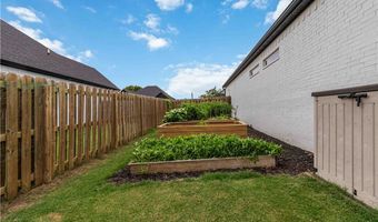 961 Osage View Dr, Bentonville, AR 72713
