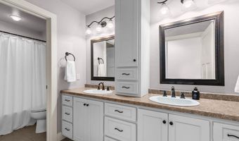1106 BOBBY Ct, Appleton, WI 54915