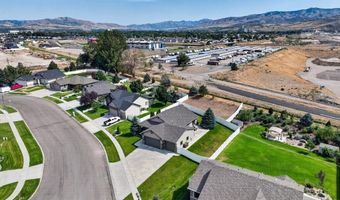 1361 Sawtooth St, Chubbuck, ID 83202
