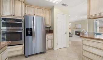 405 S Laureltree Dr, Anaheim, CA 92808