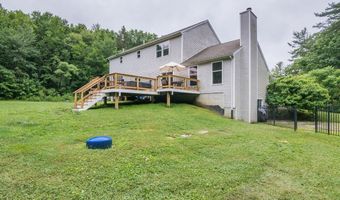 27 South St, Blandford, MA 01008