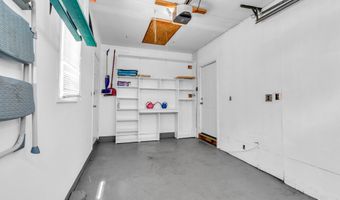82 Spinnaker Ct, Bayville, NJ 08721