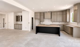2621 Springway Dr, Charlotte, NC 28205