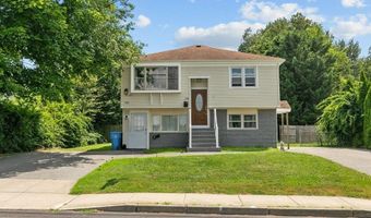 132 Maple Ave, Middletown, RI 02842
