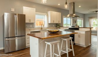 6806 Selkirk St, Bonners Ferry, ID 83805