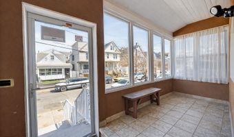 28 Willow St, Bayonne, NJ 07002
