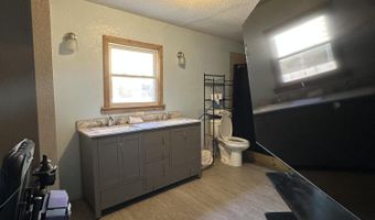 111 W Lee St, Aurora, MO 65605