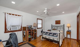 9 Campagna Dr, Albany, NY 12205