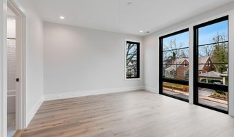 809 N KENMORE St, Arlington, VA 22201