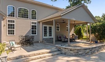 2820 Ashwood Dr, Alliance, OH 44601