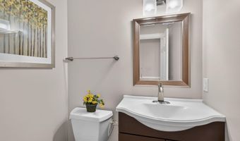 4714 8TH St S, Arlington, VA 22204