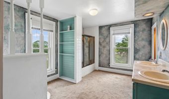512 N D St, Albia, IA 52531