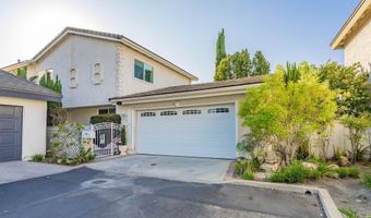 7051 E Scenic Cir, Anaheim, CA 92807