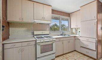 1227 Mowai St, Kailua, HI 96734