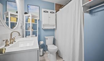 28 W Park Ave, Belford, NJ 07718