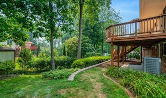 4006 JUSTINE Dr, Annandale, VA 22003
