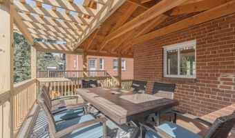 57 GARDEN Dr, Alexandria, VA 22304