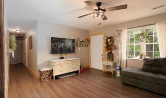 1275 Highway Dd, Ava, MO 65608