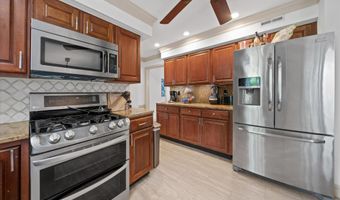 28 STATEN Dr, Hockessin, DE 19707
