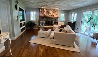 565 Cedar Ln, Batesville, IN 47006
