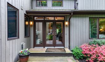 51 Long Meadow Rd, Bethlehem, CT 06751