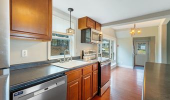 44 Mary Carroll St, Auburn, ME 04210