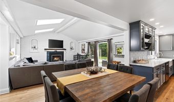 60 Fennec Ln, Amherst, NY 14051
