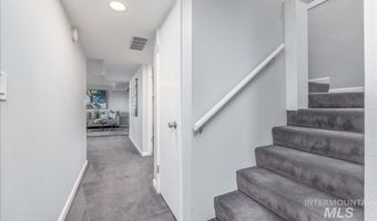 4955 N Bitterbrush Dr, Boise, ID 83703