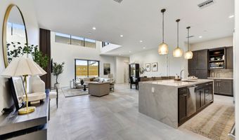 6525 E CAVE CREEK Rd 301, Cave Creek, AZ 85331