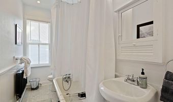 32 EAST St, Annapolis, MD 21401