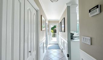 102 Cranberry Ter, Cranston, RI 02921