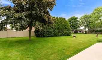 55 Villa Hgts Ct, Algoma, WI 54201