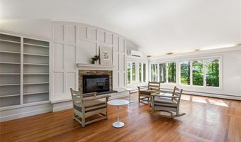 19 Preston Dr, Barrington, RI 02806
