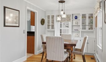 27 Old Meadow Ln, Cumberland, RI 02864