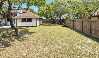 1402 S Saunders St, Aransas Pass, TX 78336